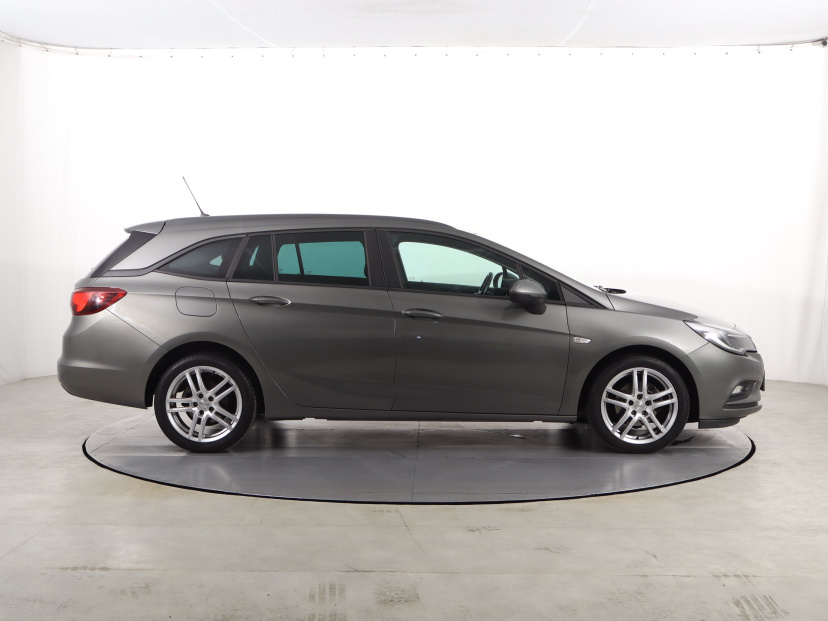 Opel Astra, 2018