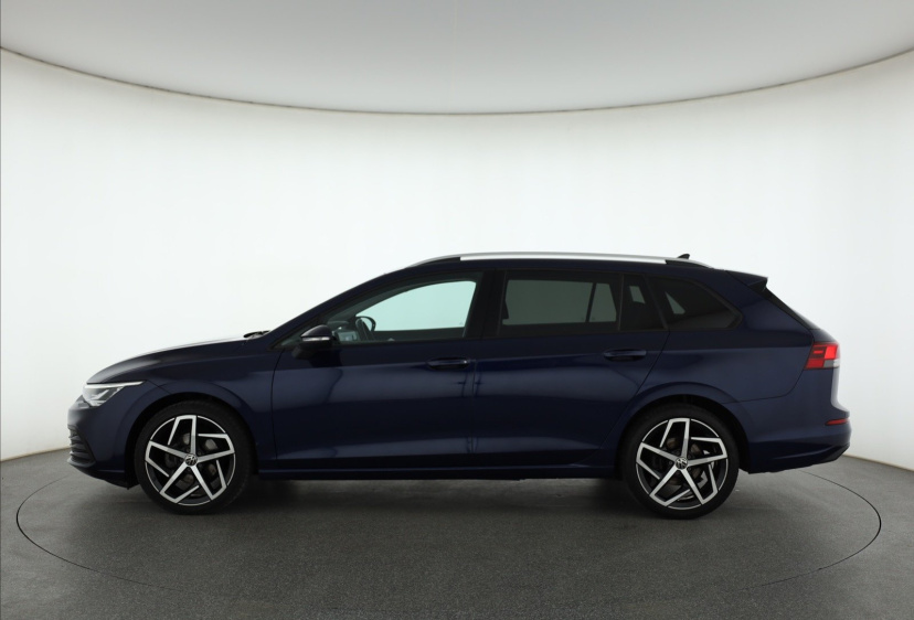 Volkswagen Golf, 2022