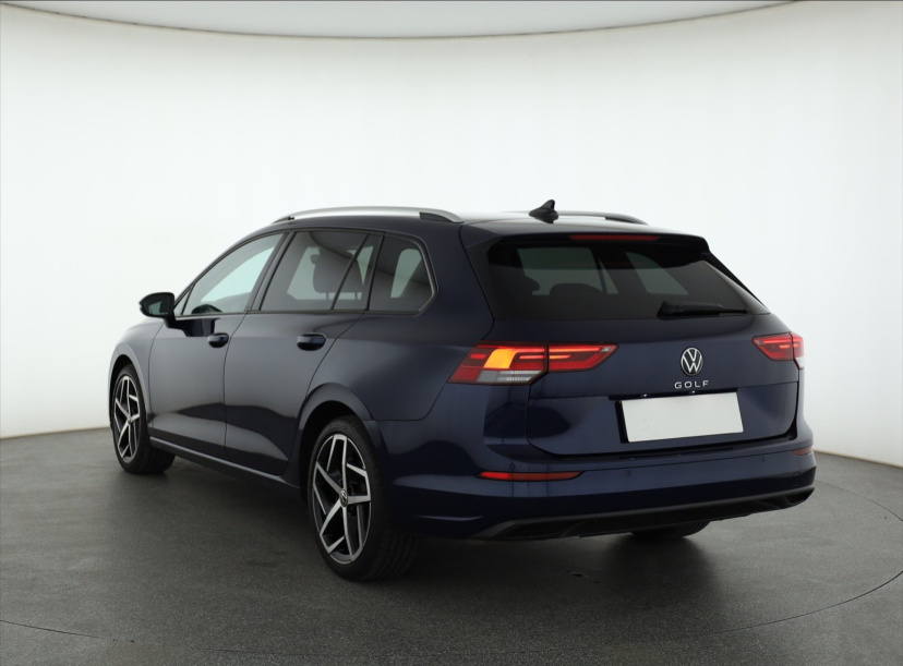 Volkswagen Golf, 2022