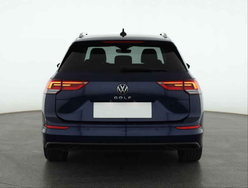 Volkswagen Golf, 2022