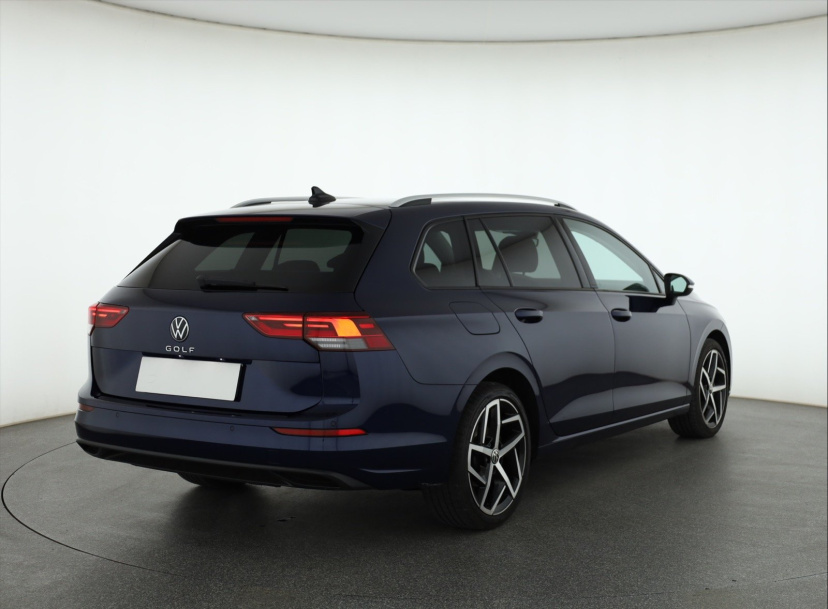 Volkswagen Golf, 2022