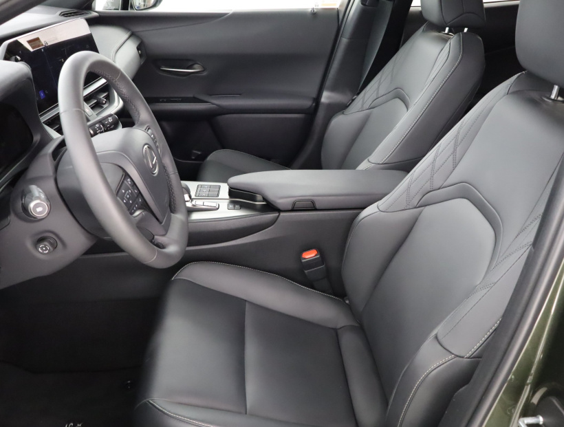 Lexus UX, 2024