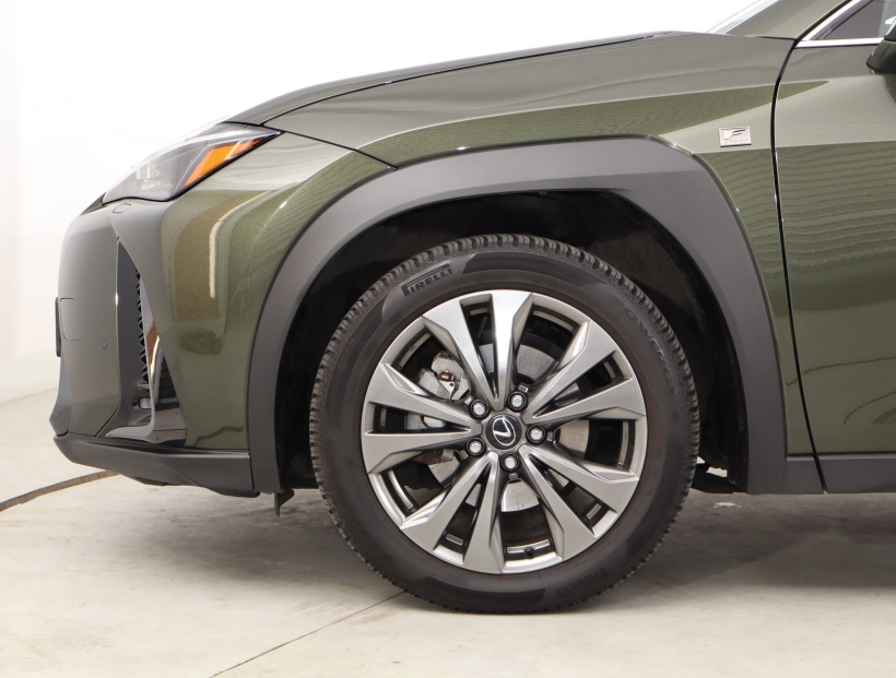 Lexus UX, 2024