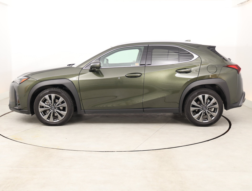 Lexus UX, 2024