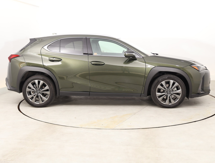 Lexus UX, 2024