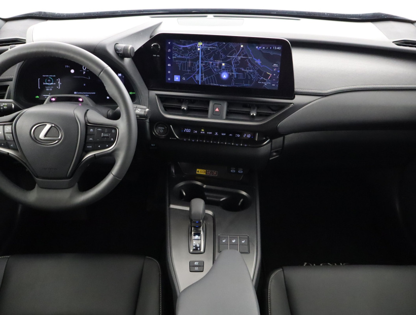 Lexus UX, 2024