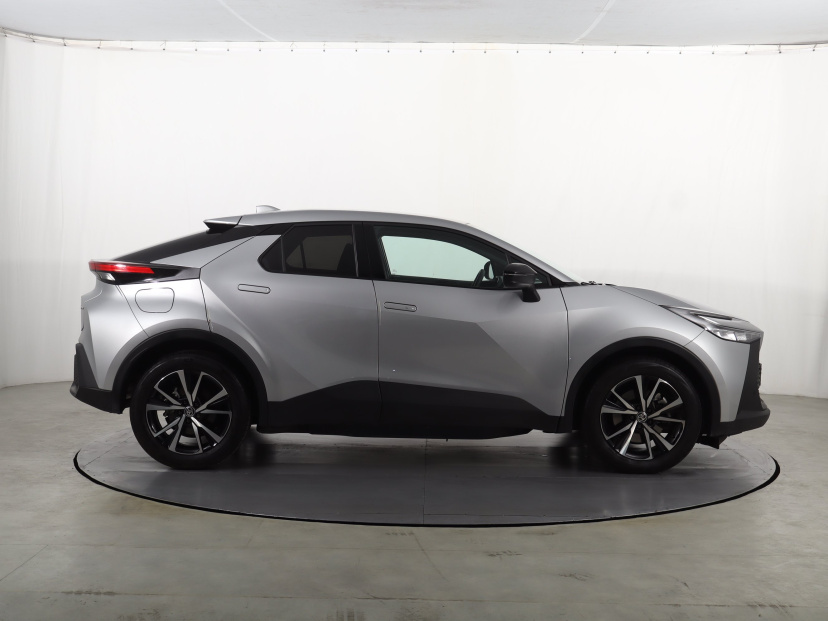 Toyota C-HR, 2024