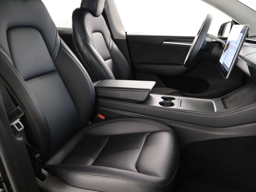Tesla Model Y, 2022
