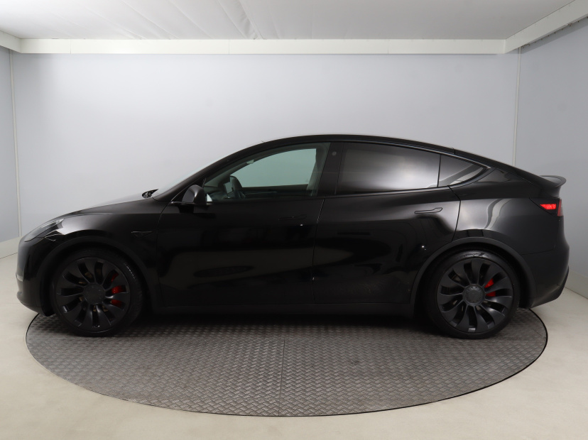 Tesla Model Y, 2022