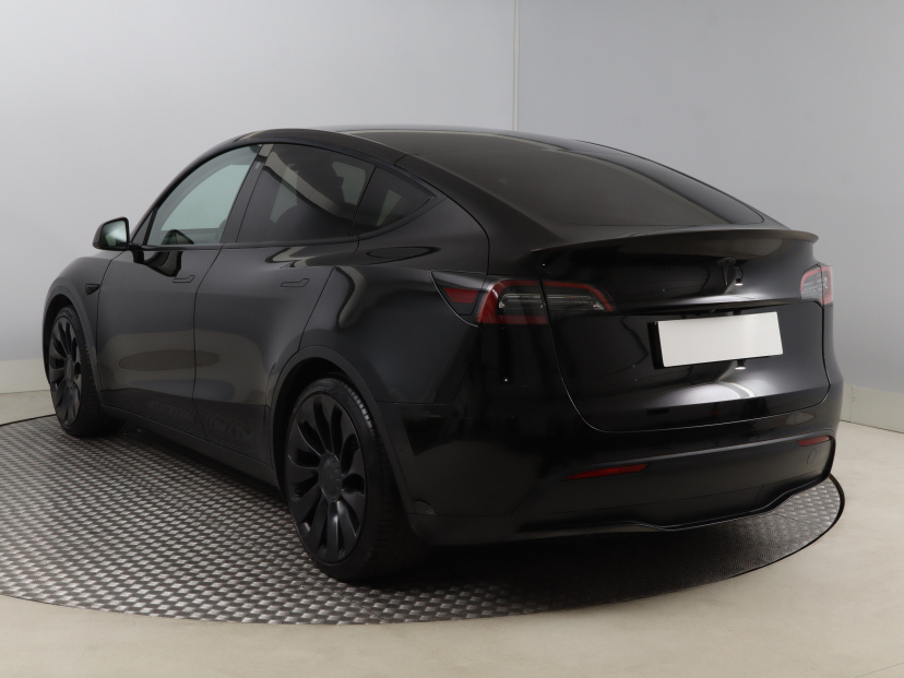 Tesla Model Y, 2022
