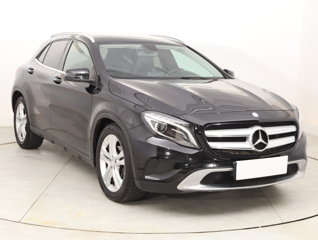 Mercedes-Benz GLA 200