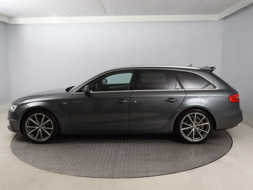 Audi A4, 2015