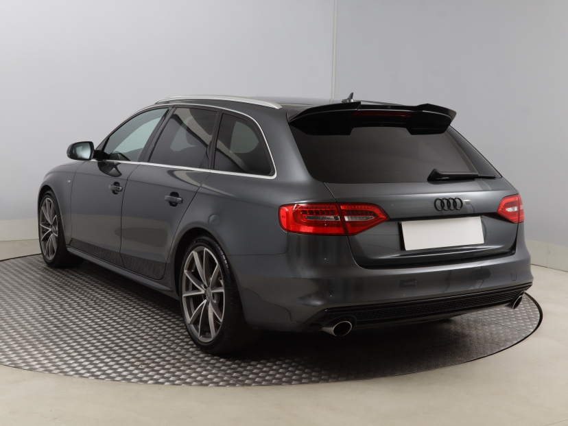 Audi A4, 2015