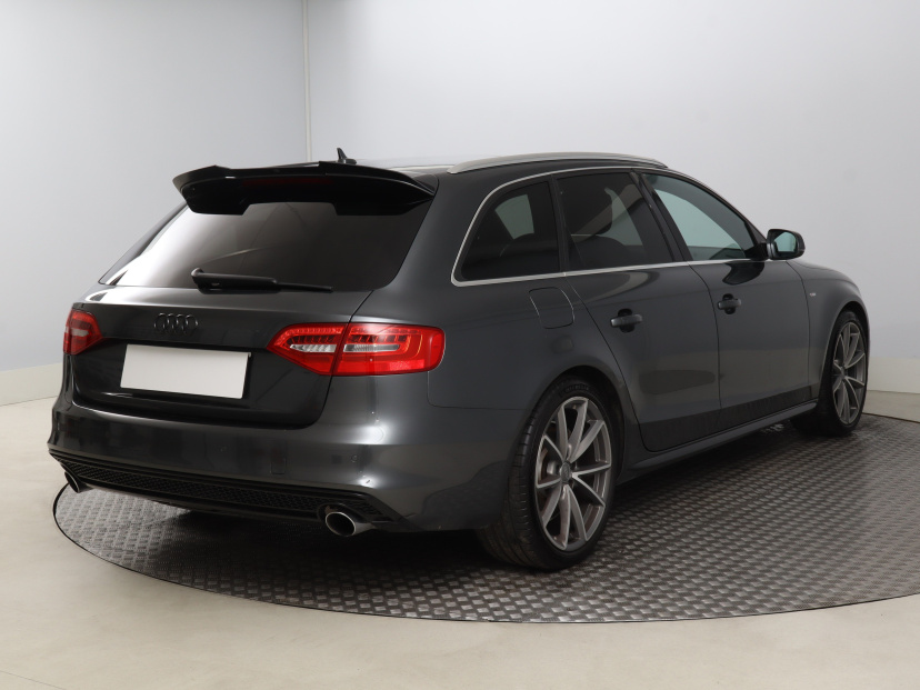 Audi A4, 2015