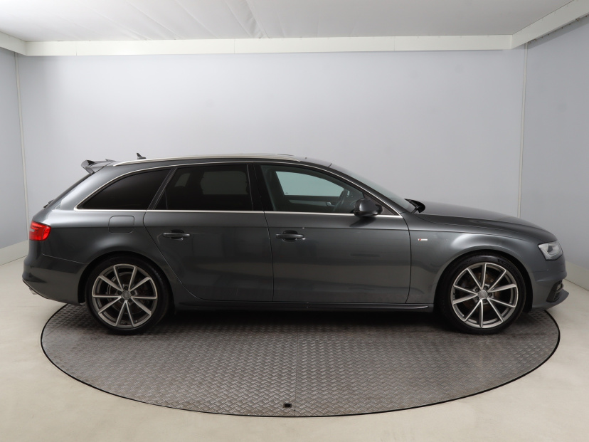 Audi A4, 2015