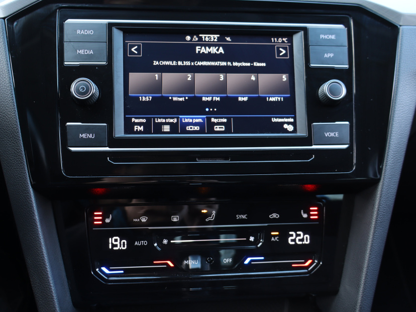 Volkswagen Passat, 2022
