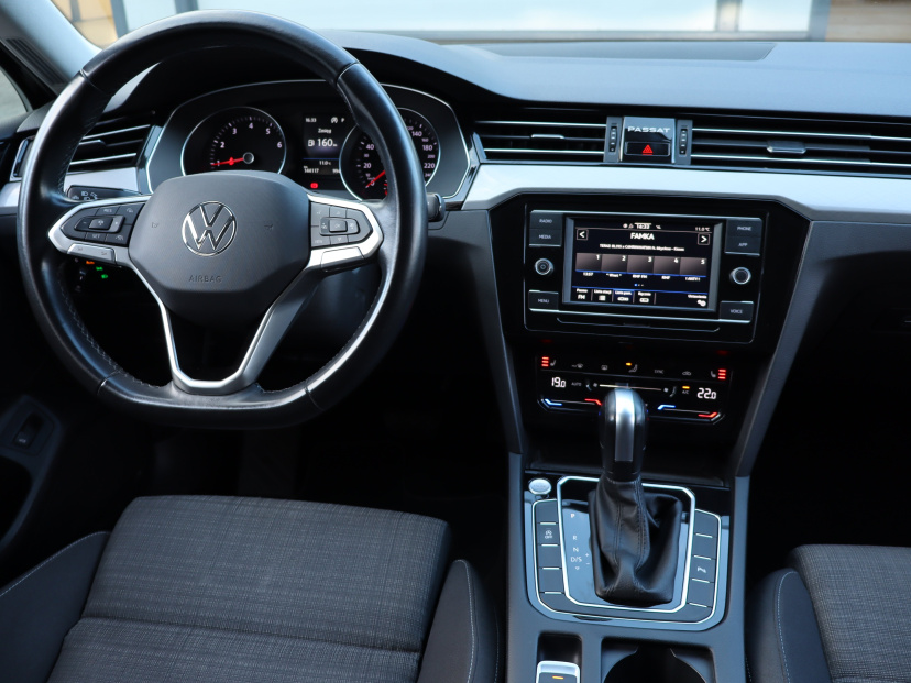 Volkswagen Passat, 2022