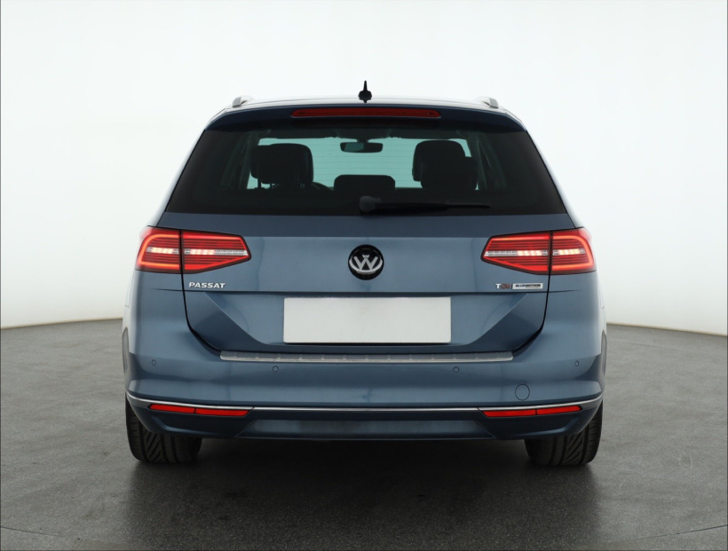 Volkswagen Passat, 2015