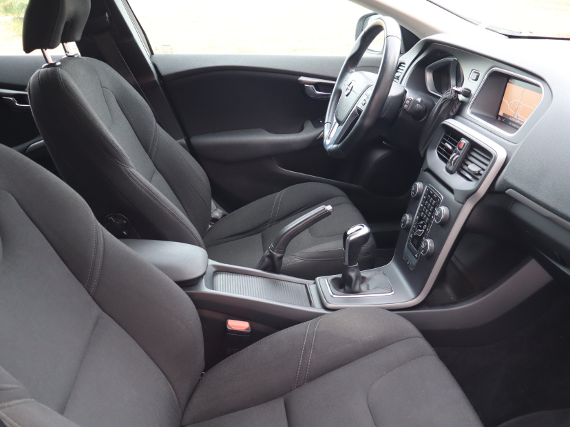 Volvo V40, 2017