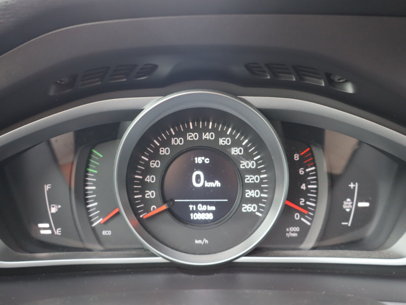 Volvo V40, 2017