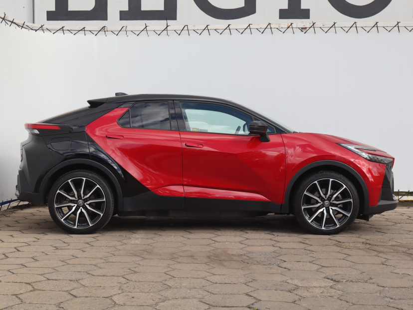 Toyota C-HR, 2024
