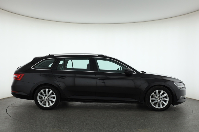 Škoda Superb, 2016