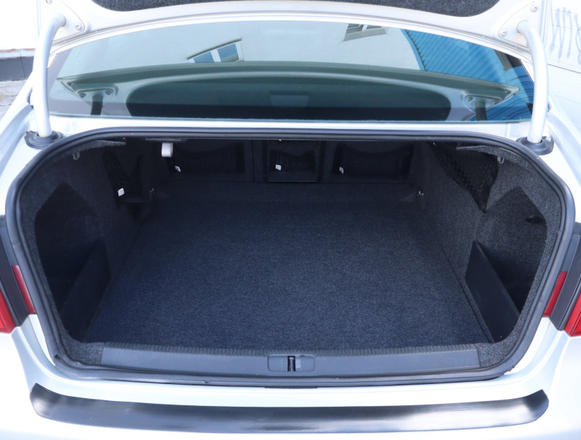 Volkswagen Passat, 2009