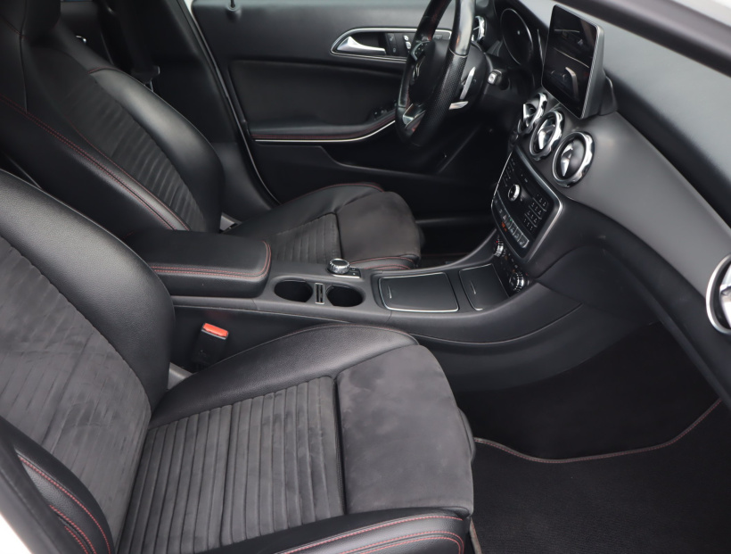 Mercedes-Benz GLA, 2018