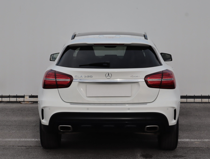 Mercedes-Benz GLA, 2018