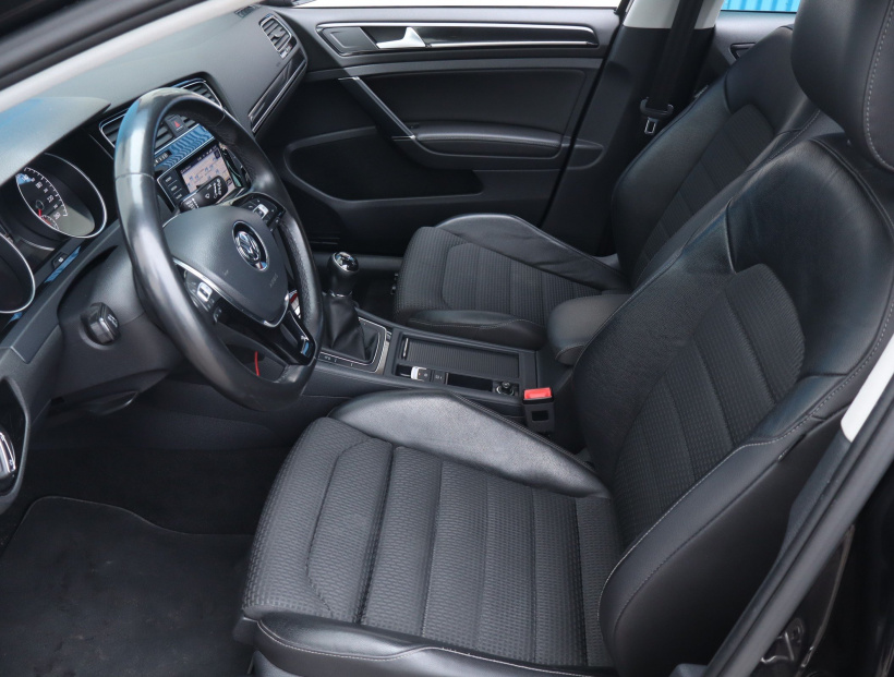 Volkswagen Golf, 2014