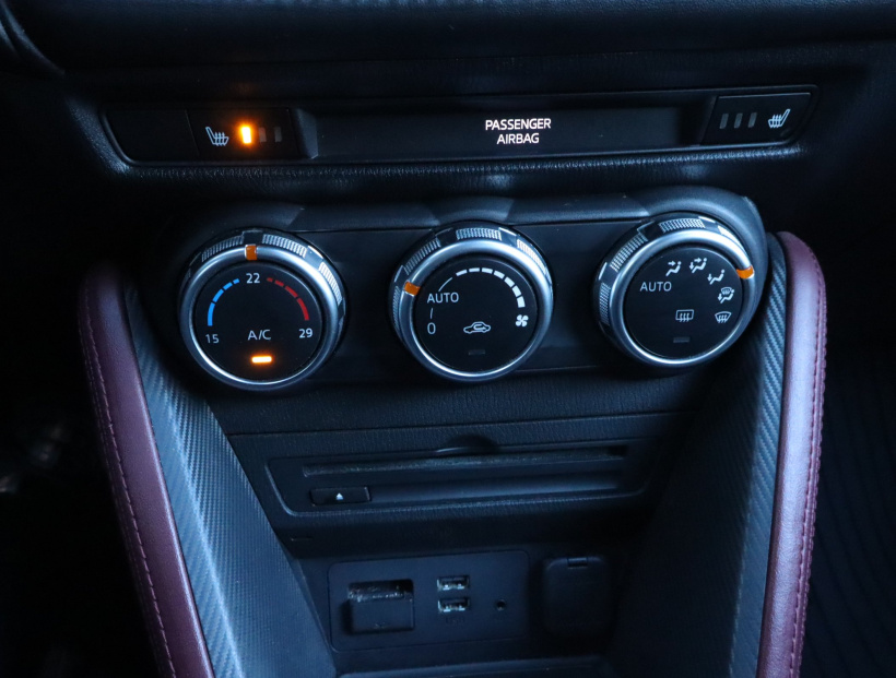 Mazda CX-3, 2015