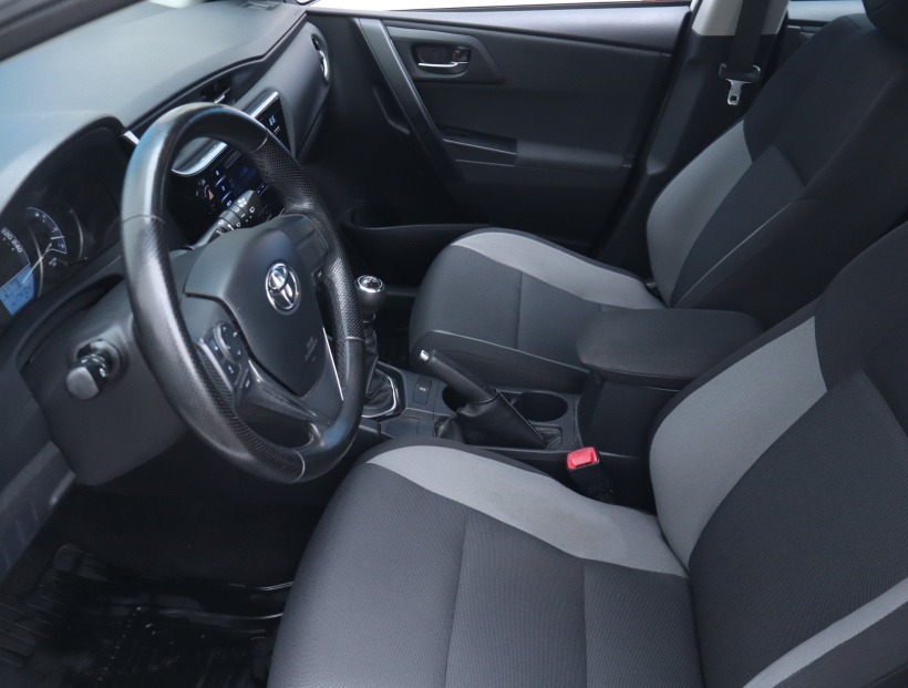 Toyota Auris, 2016