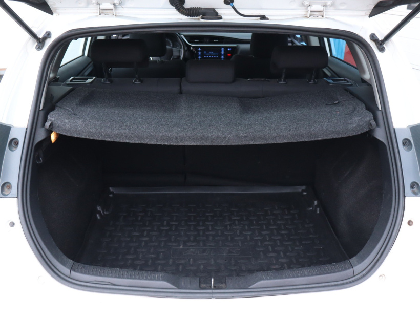 Toyota Auris, 2016
