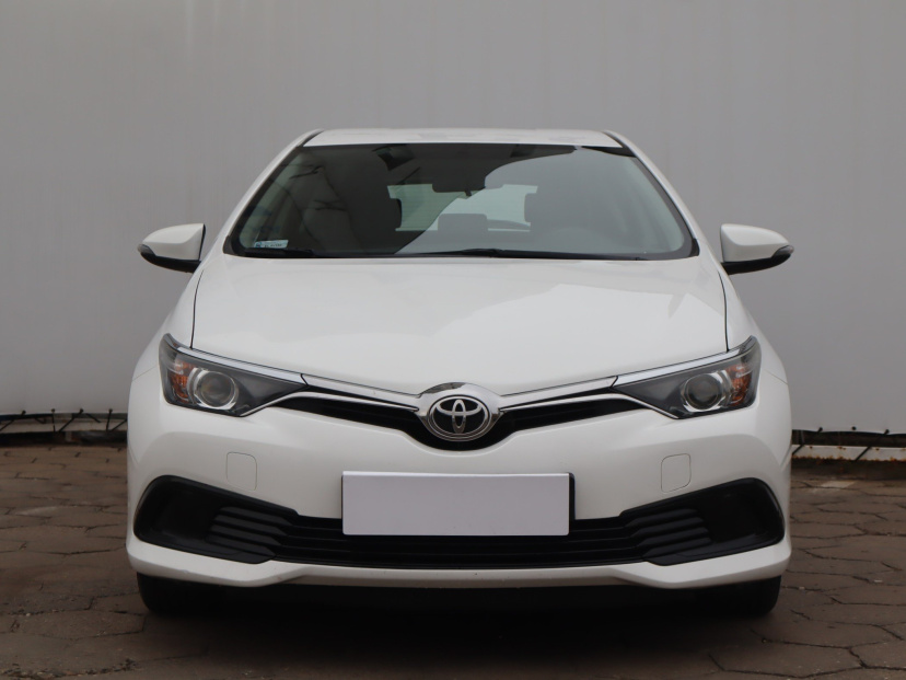 Toyota Auris, 2016