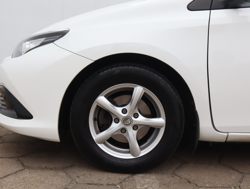 Toyota Auris, 2016