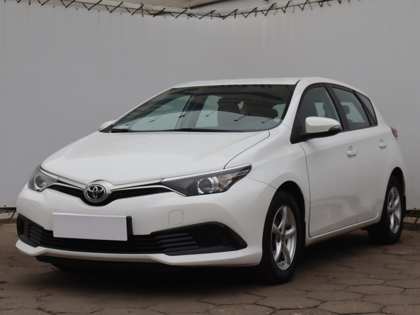 Toyota Auris, 2016