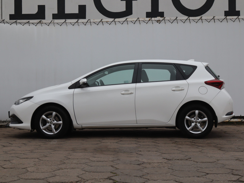 Toyota Auris, 2016