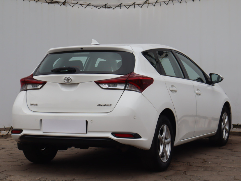 Toyota Auris, 2016