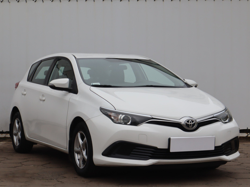 Toyota Auris, 2016
