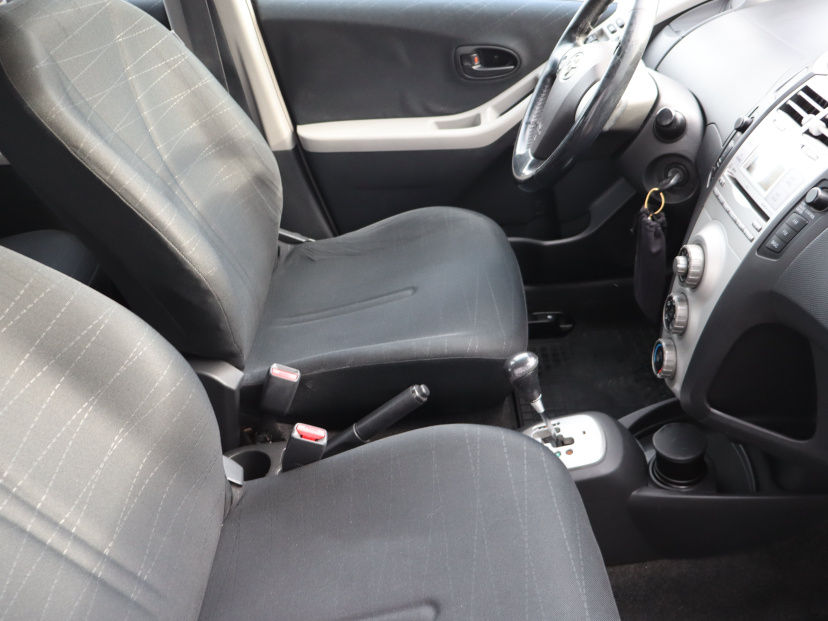 Toyota Yaris, 2006