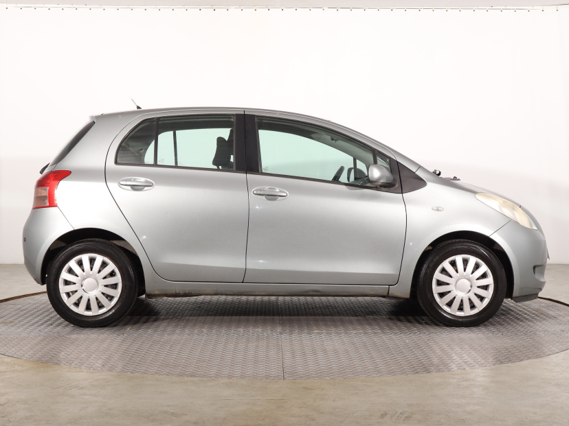Toyota Yaris, 2006
