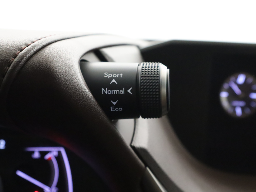 Lexus ES, 2019