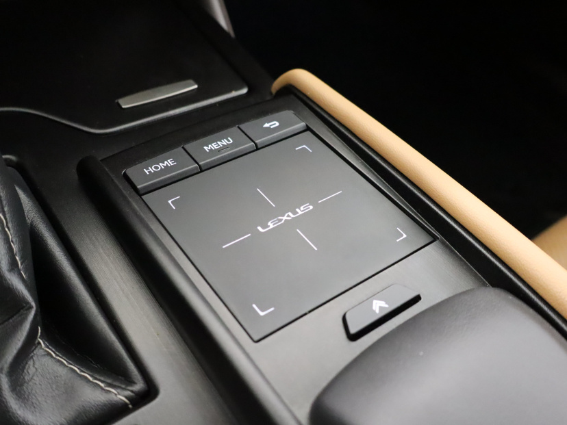 Lexus ES, 2019