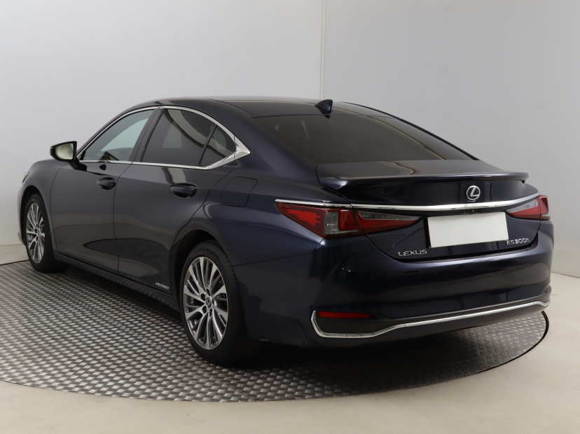 Lexus ES, 2019