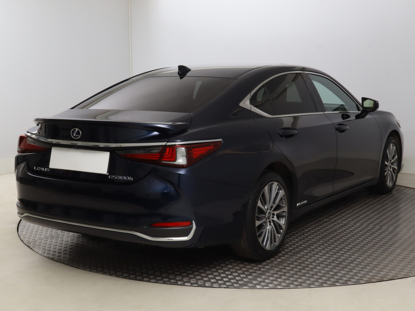 Lexus ES, 2019