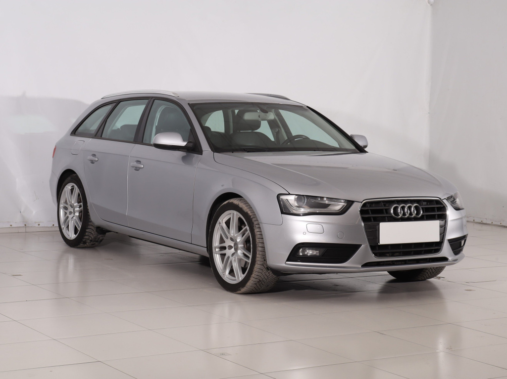 Audi A4, 2015