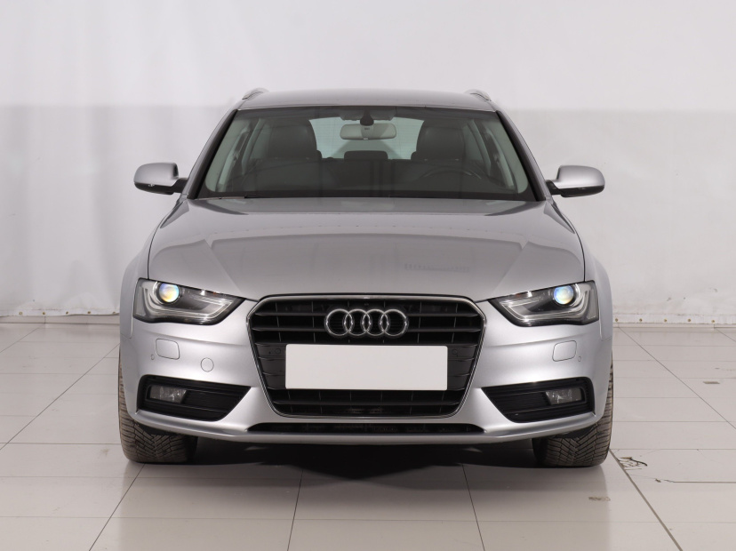 Audi A4, 2015