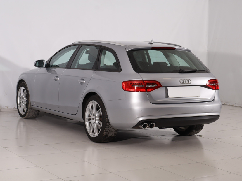 Audi A4, 2015
