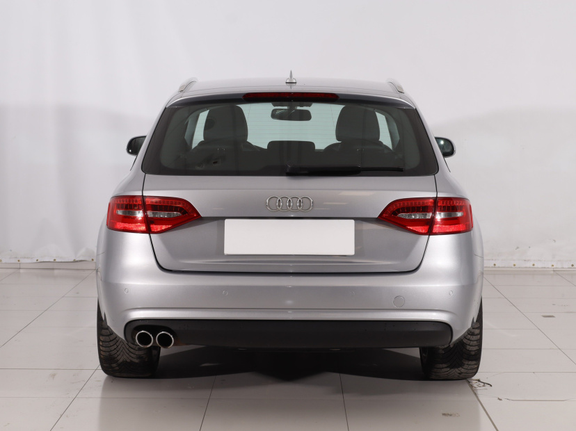 Audi A4, 2015
