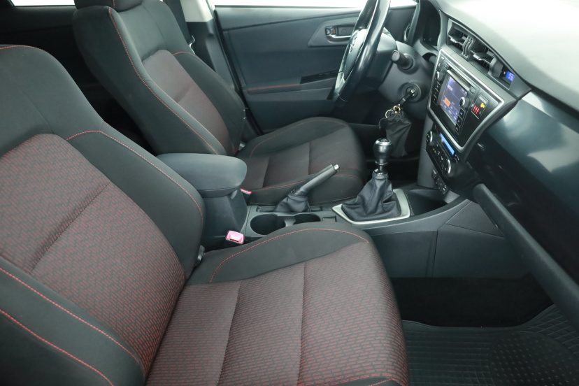 Toyota Auris, 2013